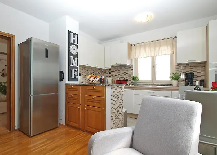 Дом отдыха House Kristina 2087