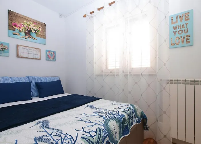 House Kristina 2087 Vikendica Pula