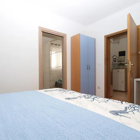 Будинок відпочинку House Kristina 2087 *