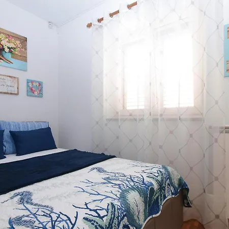 House Kristina 2087 Будинок відпочинку Пула